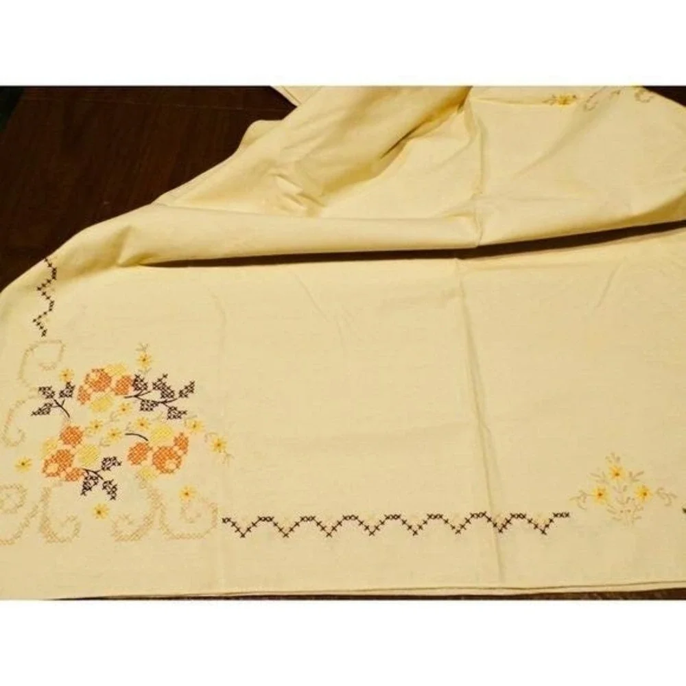 Vtg Hand Embroidered Floral Ecru Tablecloth Cross-Stitched Orange Yellow Brown‎